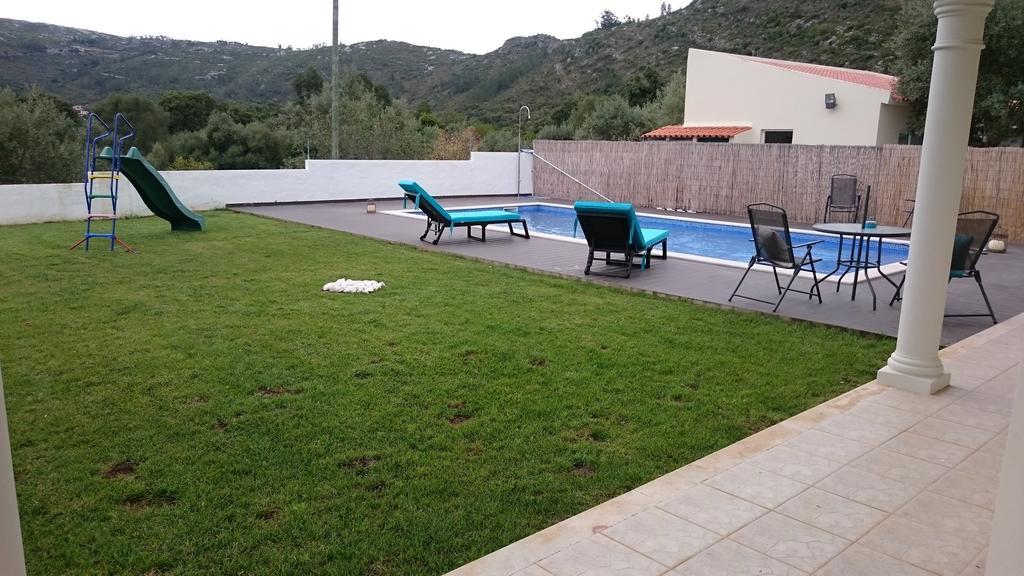 Casa Das Oliveiras Alvados Chambre photo
