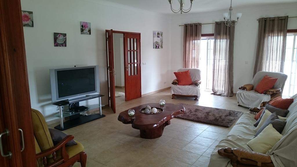 Casa Das Oliveiras Alvados Chambre photo